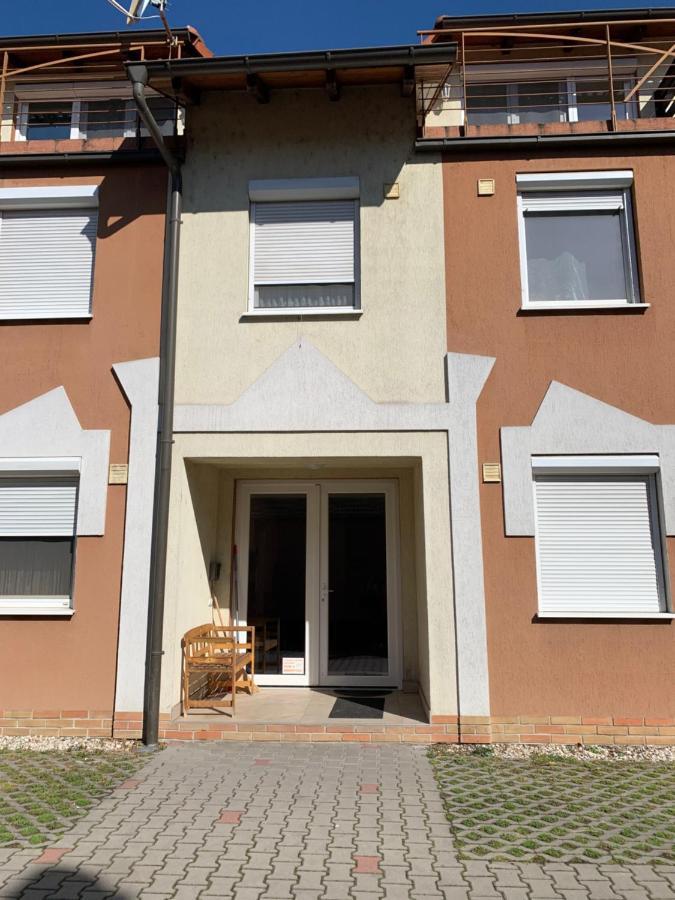 Indi Apartman Siófok Buitenkant foto
