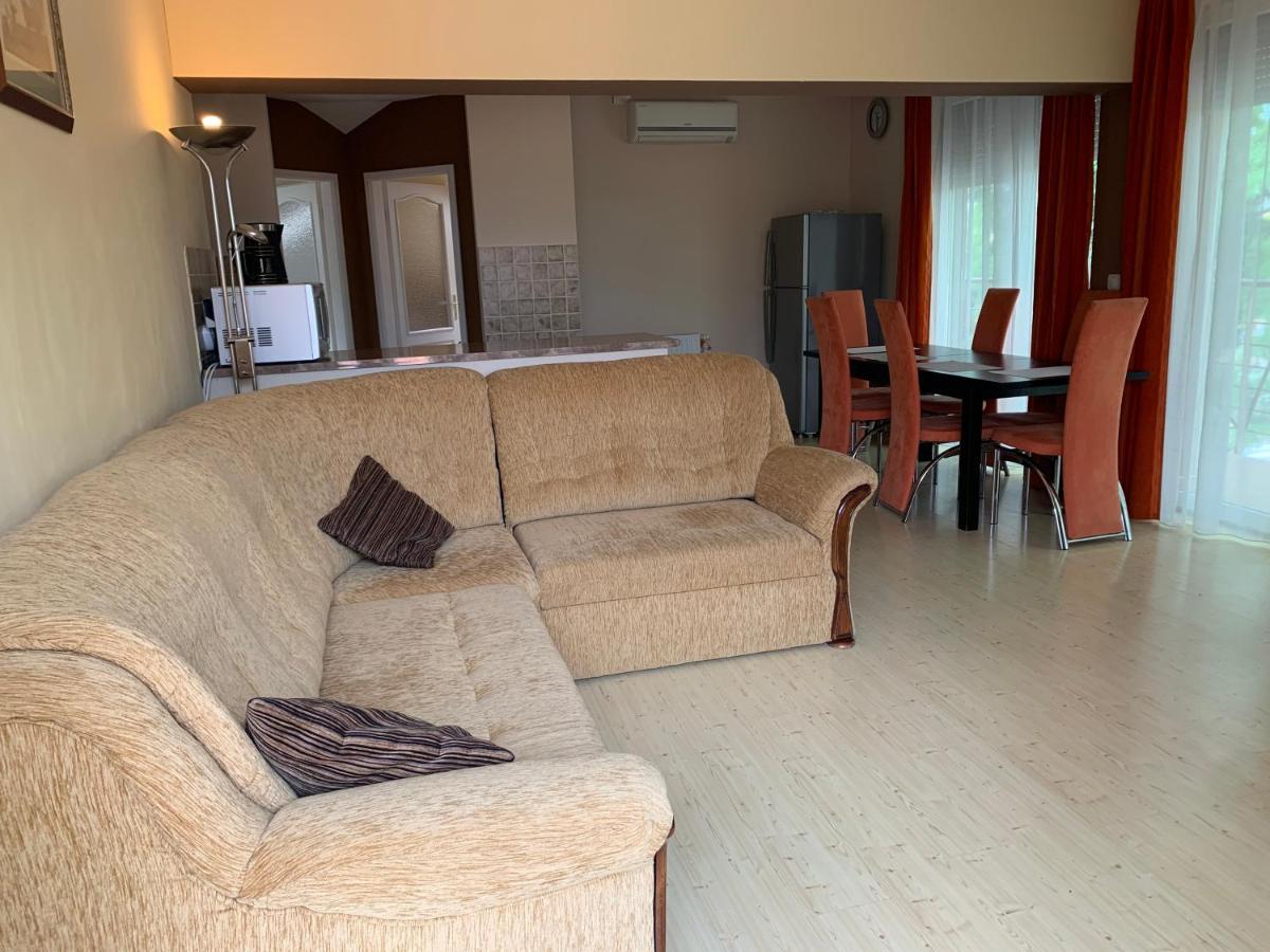 Indi Apartman Siófok Buitenkant foto